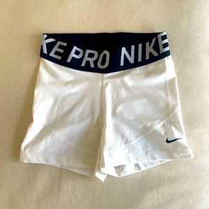 NIKE PRO Dri-fit White Women’s Shorts